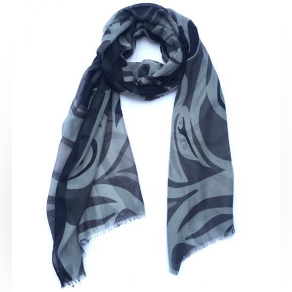 Raven design scarf/shawls - Picture 9 of 9